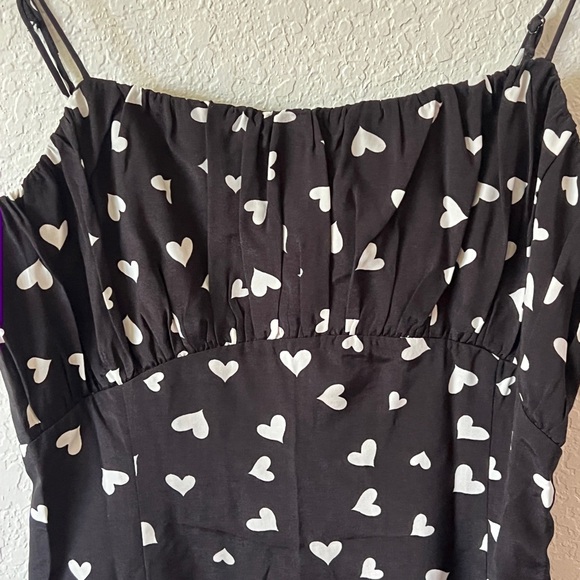 Urban Revivo NWT Heart mini dress Black and white size 4 - Picture 10 of 11